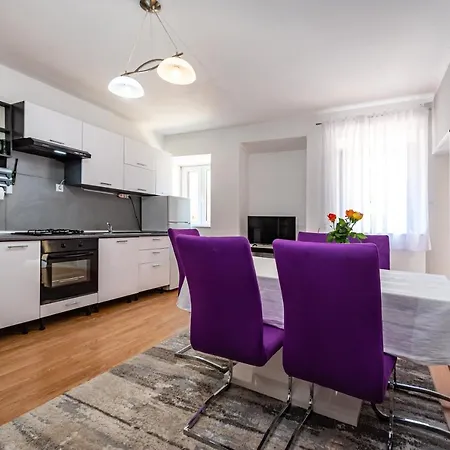 Apartman Best דירה *